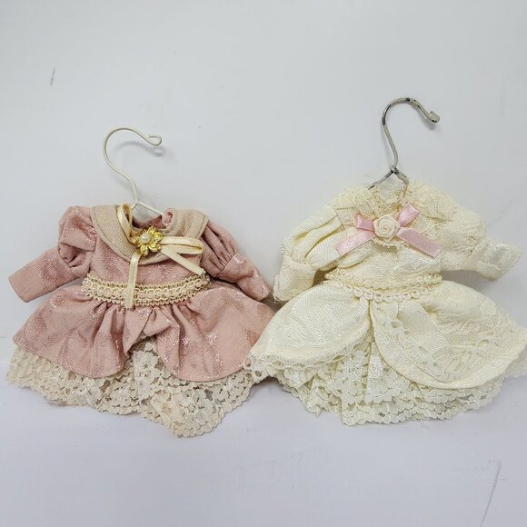 Victorian Style Dress Ornament Set of 6 Decorative Fan Christmas Decor - Picture 9 of 11